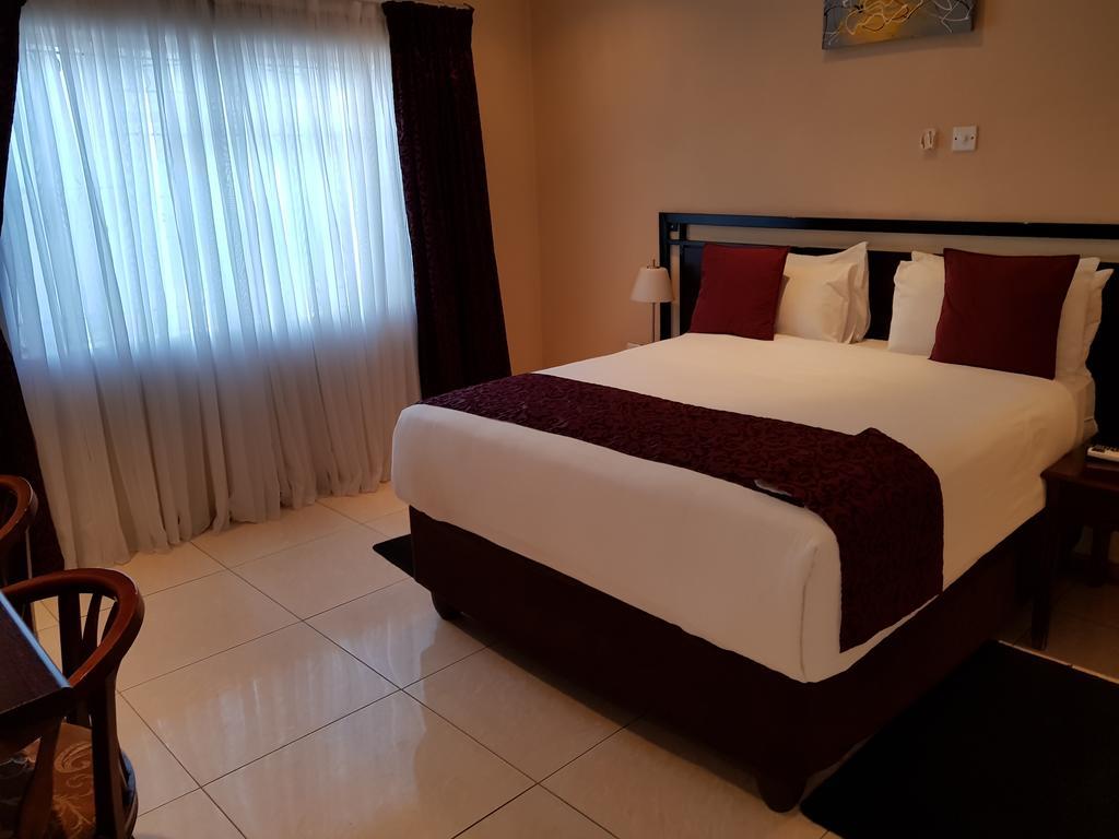 Batho Pele Lodge Gaborone Bagian luar foto